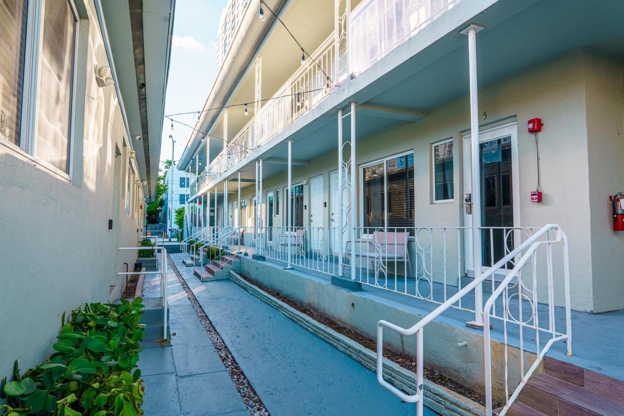 The West Gem Apartment Miami Beach Bagian luar foto