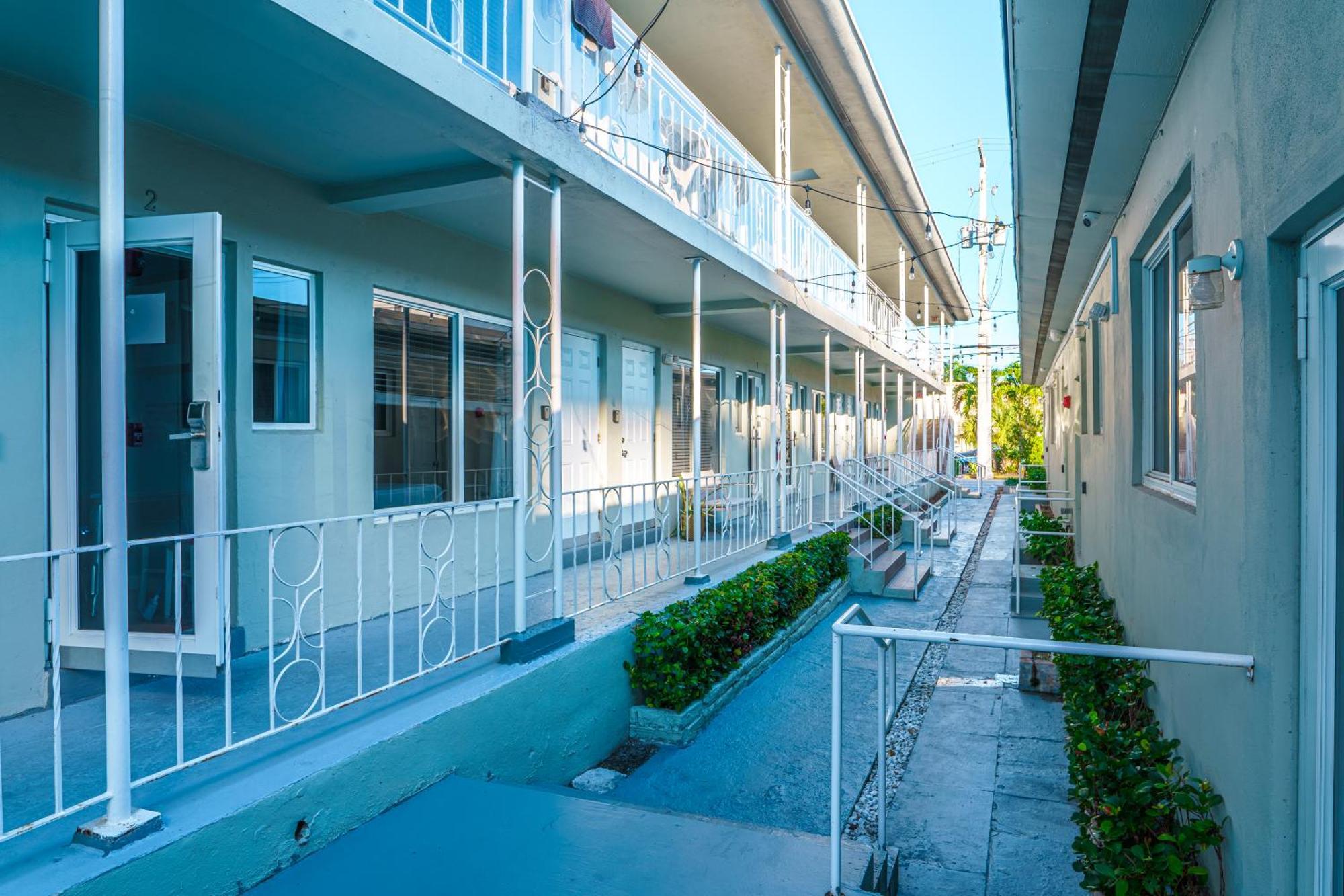 The West Gem Apartment Miami Beach Bagian luar foto